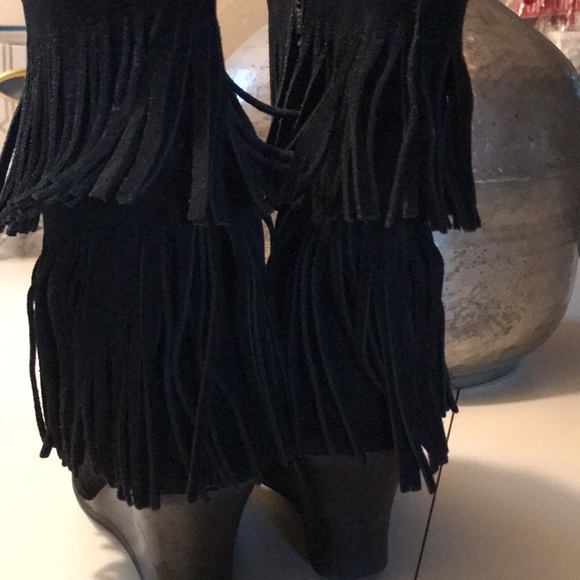 🚨B2G1 MINNETONKA Black Leather Fringed Wedged Low Calf Boots - Picture 5 of 7